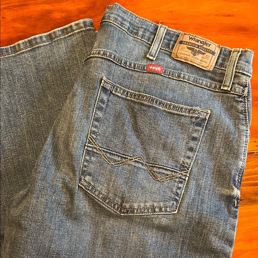 Wrangler Men's Relaxed Boot Fit Denim Jeans